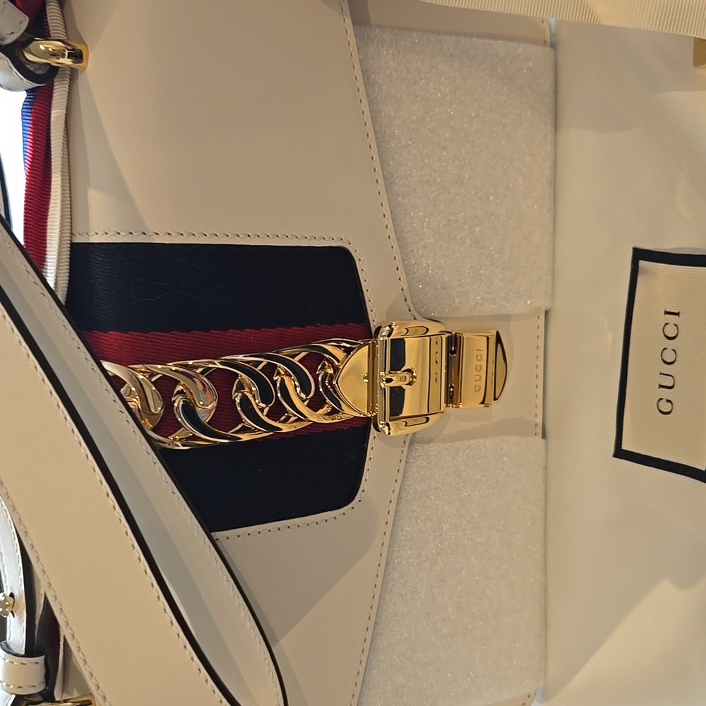 New Gucci Sylvie Shoulder Bag - Picture 7 of 8